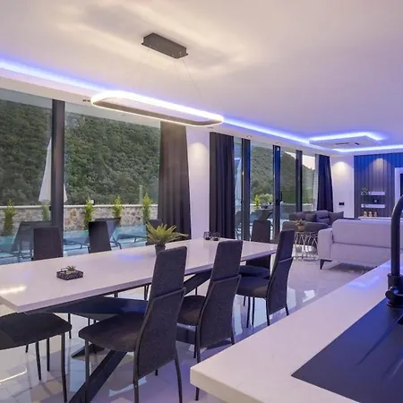 Luxury With Spacious Garden * Kaş