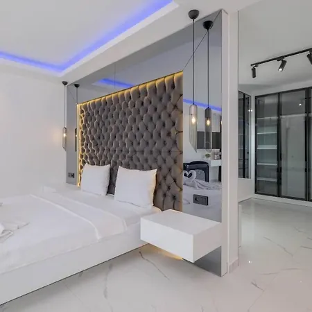 Luxury With Spacious Garden * קס