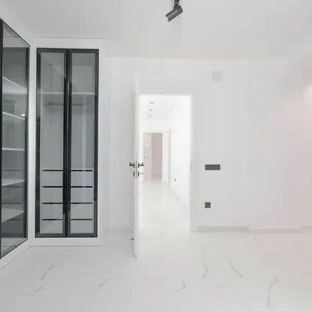וילה Luxury With Spacious Garden *