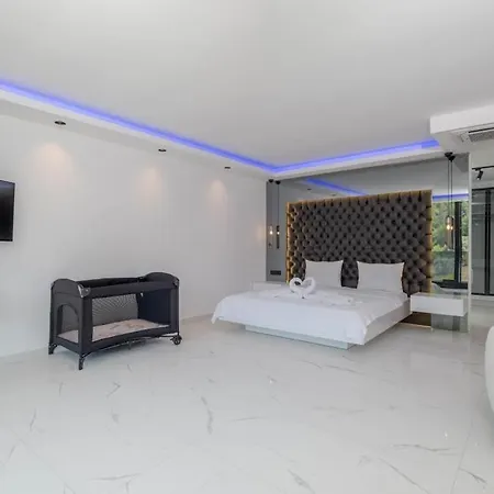 Luxury With Spacious Garden קס